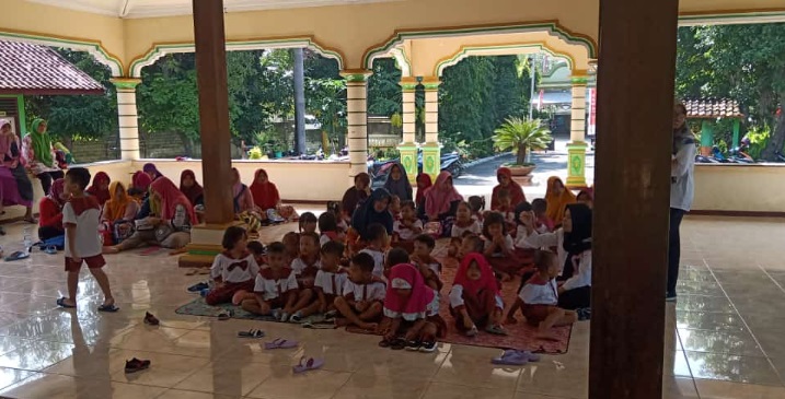 PAUD BINA ANAK CERIA DESA SADANG IKUTI POSYANDU MAWAR